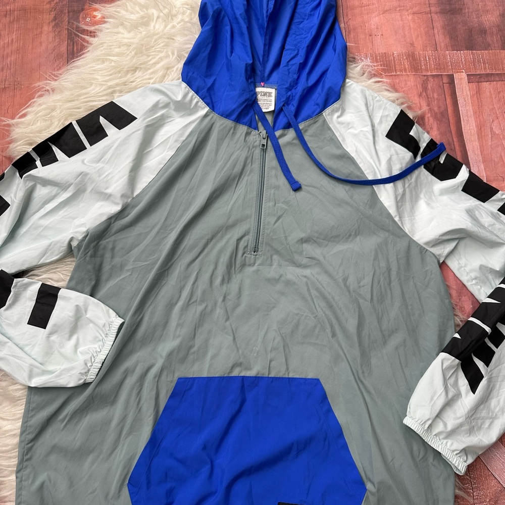 Victoria'sy Secret PINK Quarter Zip Hooded Graphic  with Black Shorts - Picture 7 of 7